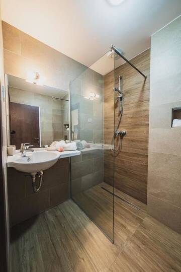 Фотографии Отель Hotel DADA Termal г. Кэлимэнешти (Румыния) №3 Фото Отель Hotel DADA Termal г. Кэлимэнешти 3