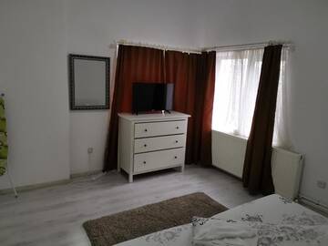Фото номера Апартаменты с 3 спальнями Гостевой дом Casa Aurora г. Кэлимэнешти 40