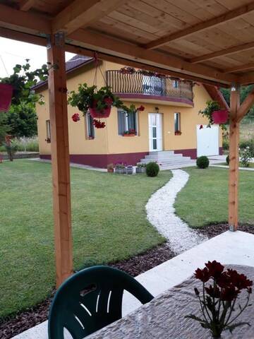 Фото номера Вилла с 2 спальнями Виллы Vila Giulia г. Кэлимэнешти 8