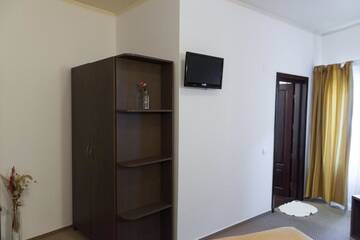 Фото номера Двухместный номер с 1 кроватью или 2 отдельными кроватями Отель Hotel Perla Oltului г. Кэлимэнешти 5