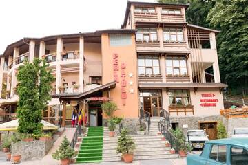 Фотографии Отель Hotel Perla Oltului г. Кэлимэнешти (Румыния) №1 Фото Отель Hotel Perla Oltului г. Кэлимэнешти 1