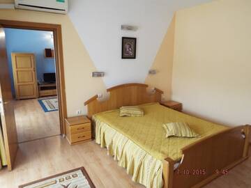 Фото номера Люкс с 1 спальней Отель Complex Turistic Casa Romaneasca г. Кэлимэнешти 2