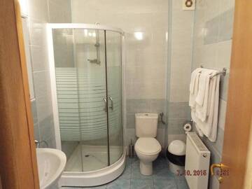 Фото номера Люкс с 1 спальней Отель Complex Turistic Casa Romaneasca г. Кэлимэнешти 3