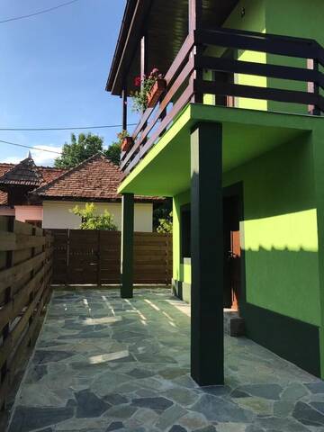Фото Дома для отпуска Green House Inn г. Кэлимэнешти 1