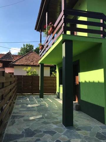 Фото номера Двухместный номер с 1 кроватью, вид на парк Дома для отпуска Green House Inn г. Кэлимэнешти 15