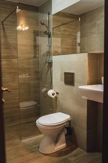 Фото номера Семейный номер Отель Hotel DADA Termal г. Кэлимэнешти 3