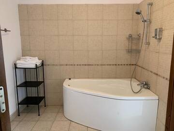 Фото номера Трехместный номер «Комфорт» Гостевой дом Pensiunea Casa Rica г. Кэлимэнешти 10