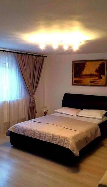 Фото номера Дом с 2 спальнями Дома для отпуска Casa Ana г. Кэлимэнешти 5