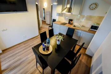 Фото номера Дом с 3 спальнями Дома для отпуска Casa Ana г. Кэлимэнешти 4